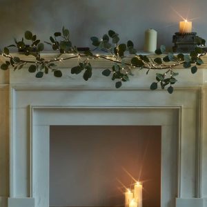 Read more about the article 12 Fireplace Mantle Decor Ideas to Showcase Your Style